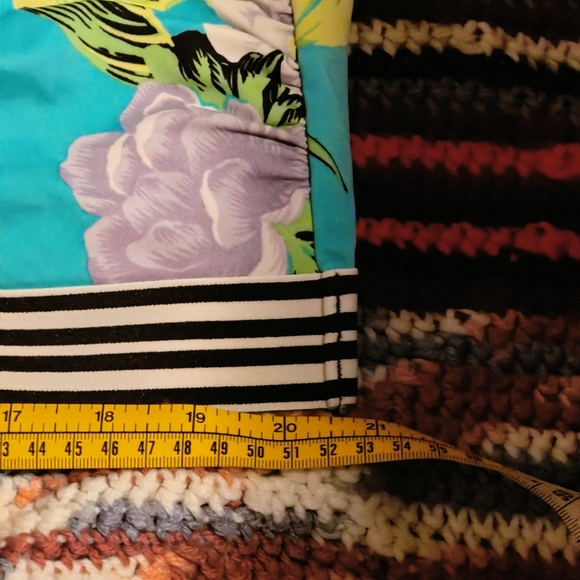 🔶Cacique size 28 swim top - Picture 2 of 4